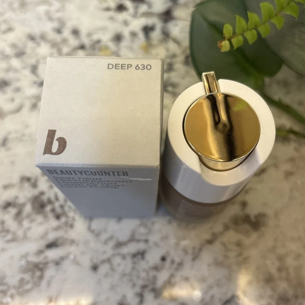 BNIB BEAUTYCOUNTER Skin‎ Twin Featherweight Foundation 1 fl oz Deep 630